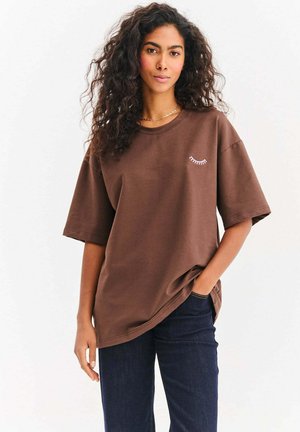 - T-shirt basic