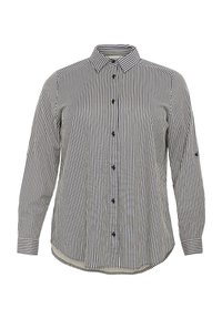 Chemise boutonnée à manches longues, avec de fines rayures verticales bleu marine et blanches, ourlet arrondi et boutons noirs. Matière en mélange de coton.