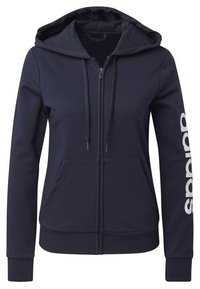 Felpa con zip blu marina realizzata in tessuto morbido; presenta un grande cappuccio, tasche frontali e dettagli del logo stampati sulla manica sinistra.