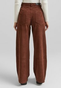 Bershka Kalhoty - brown