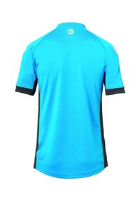 Blå sports polo-shirt med sorte sideaccenter, korte ærmer og en mock krave. Har et logo på den øvre del af ryggen. Glat tekstur.