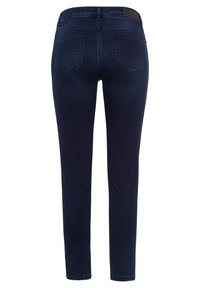 Vaqueros de mezclilla azul oscuro con corte ajustado, con una cintura de altura media, diseño de cinco bolsillos y bolsillos traseros con detalles de costura.