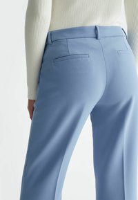 LIU JO FLARED CREPE  - Chino - blue