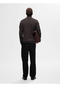 Selected Homme SLHBERG HALF ZIP  - Jersey de punto - chocolate torte