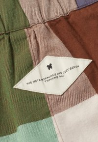 Thinking Mu NARCISO - Shorts - burgundy