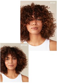 Deux portraits de cheveux bouclés : "Avant" montre des boucles plus serrées, brun foncé ; "Après" a des boucles plus lâches, avec des mèches et une forme définie. Débardeur blanc.