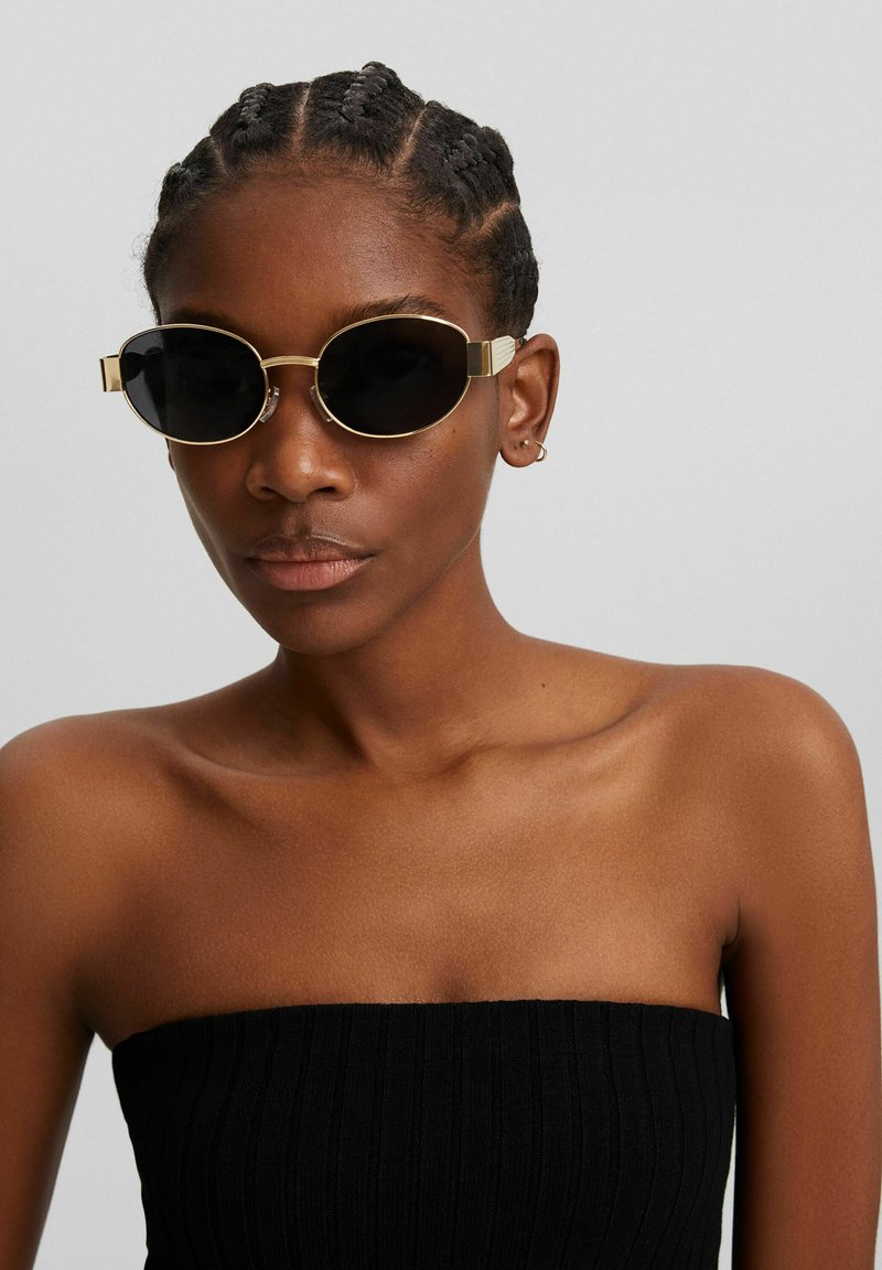 Bershka - Zonnebril - gold coloured, Vergroten