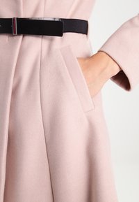 Dorothy Perkins Klassisk kappa / rock - light pink