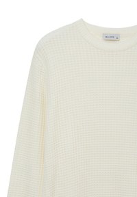 Weißer Strickpullover mit einem strukturierten Muster, Rundhalsausschnitt und langen Ärmeln. Das Etikett zeigt den Markennamen "CALLIOPE" und die Größe "L".