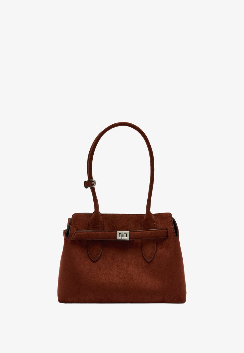 Brązowa torebka z zamszu o strukturalnym kształcie, z płaskimi uchwytami i metalowym zapięciem. Posiada dwie boczne kieszenie i gładką teksturę.