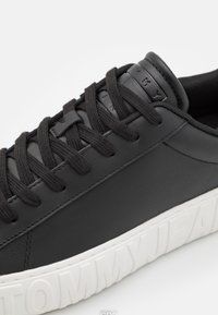Tommy Jeans OUSOLE - Trainers - black
