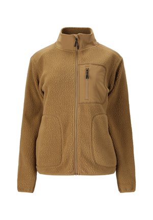 Bruine fleece jas met volledige ritssluiting, hoge kraag, twee voorzakken en een ritszak op de borst op een witte achtergrond.