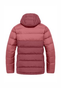 Veste matelassée rouge avec capuche, présentant un design matelassé, des sections horizontales pour l'isolation et une texture lisse. Vue arrière montrée.