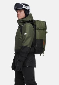 Mammut NIRVANA 35 - Reseryggsäck - marsh black