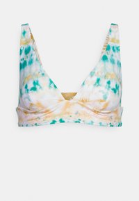 Bralette triangular feito de tecido suave com um padrão tie-dye em azul-turquesa, amarelo e branco. Apresenta alças largas e sem fechos.