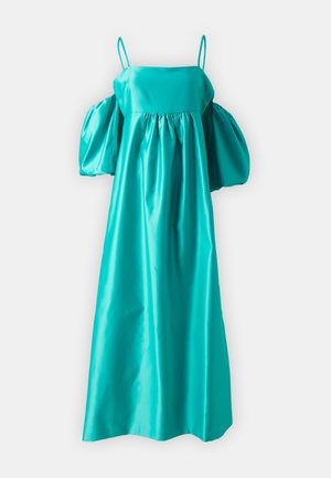 Turkusowa satynowa sukienka z bufiastymi krótkimi rękawami, kwadratowym dekoltem i marszczeniami w talii. Gładka, błyszcząca tekstura.