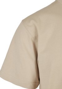 Cayler & Sons T-shirts med print - sand