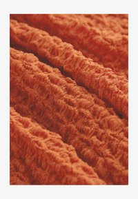 Selected, orange