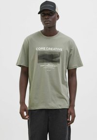 Jack & Jones RUNDHALSAUSSCHNITT  - Printtipaita - shadow