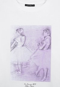 Due ballerine in pieno ballo con tutù, disegnate in tenui tonalità di viola, ispirate all'opera di Edgar Degas del 1879.