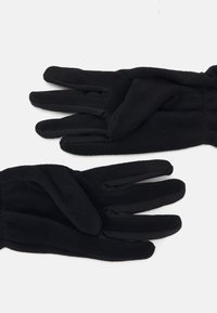 Sorte handsker lavet af blødt fleece med en glat overflade, som har ledede fingre og en tætsiddende pasform ved håndleddet.