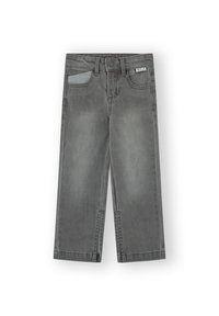 Pantalones de mezclilla gris con corte recto, diseño de cinco bolsillos y cierre de botón. Textura suave con un sutil desgaste.