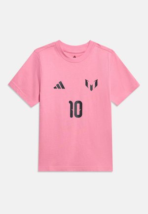 Roza športna majica s kratkimi rokavi, črna številka 10 ter črni logotipi Adidas in Messi na prsih.