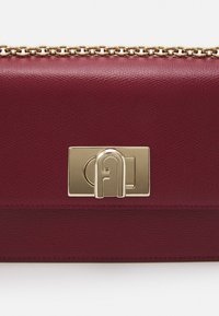 Furla MINI CROSSBODY - Mala a tiracolo - ciliegia