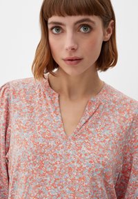 s.Oliver MIT AUSSCHNITT - Langarmshirt - orange