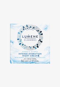 Boîte de crème de nuit hydratation intense Lumene Lähde, avec un design bleu et blanc, du texte en bleu foncé et un motif graphique rond. Taille : 50 ml.