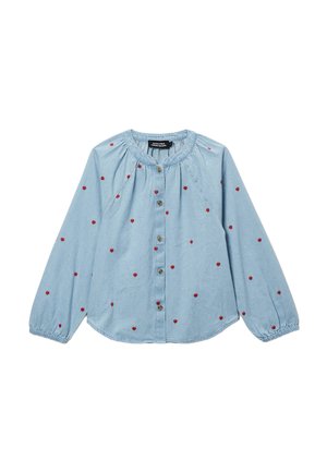 Chemise bleu clair à manches longues avec boutons, broderie de petits cœurs rouges partout, poignets élastiques et encolure froncée.