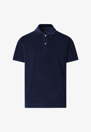 Granatowa koszulka polo z krótkim rękawem, z dwoma białymi guzikami i miękką, teksturowaną tkaniną.