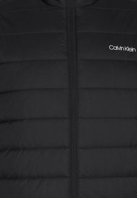 Calvin Klein Winterjacke - black