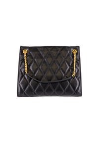 Borsa a tracolla nera trapuntata realizzata in pelle liscia, con una catena dorata e una tasca sul davanti. Forma rettangolare, design elegante.