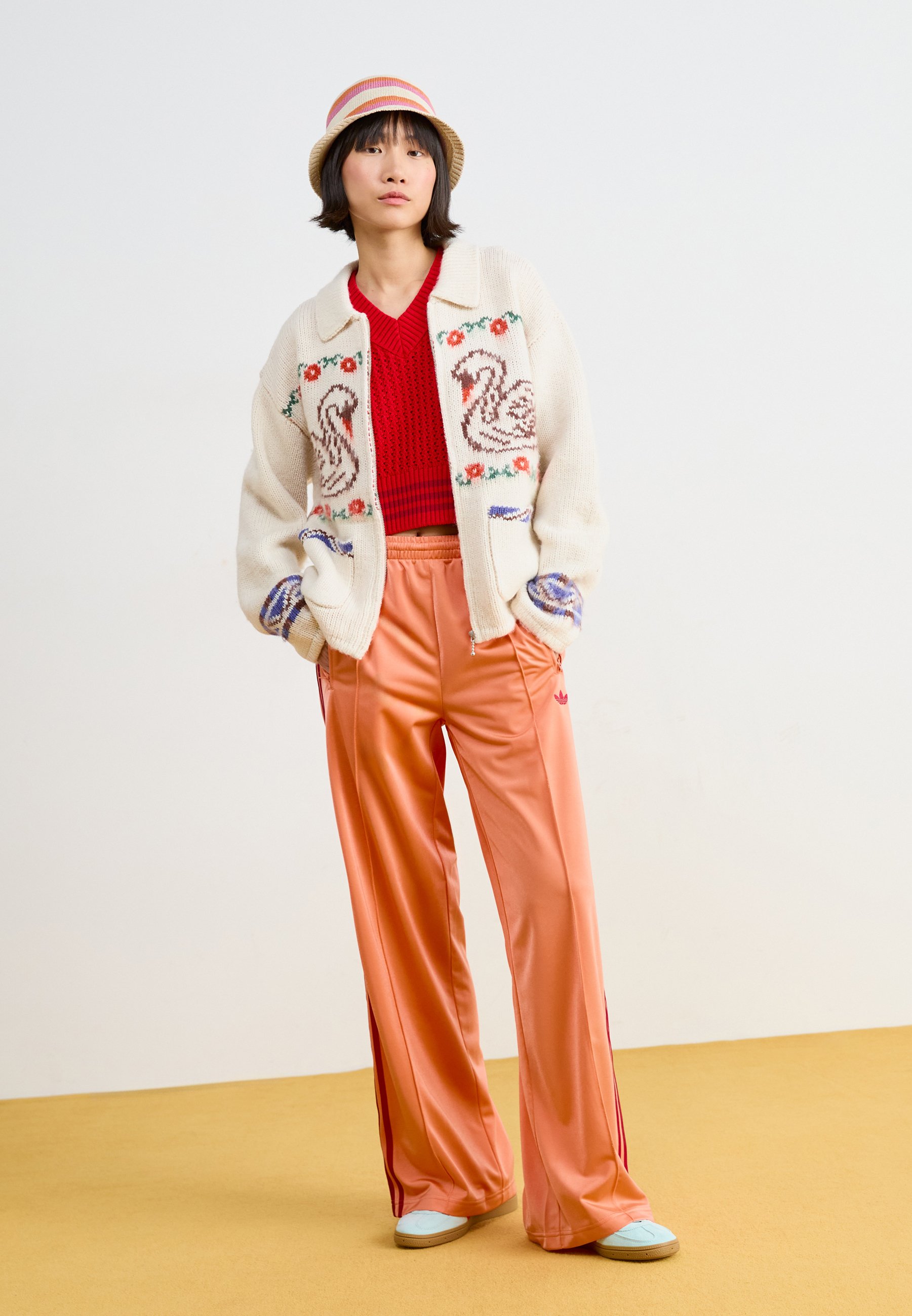 adidas Originals FIREBIRD - Pantaloni de trening - semi coral/team