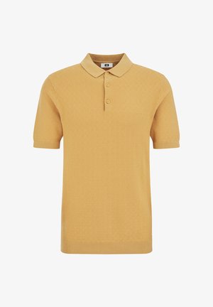 Tricou polo cu mâneci scurte, de culoare galben muștar, confecționat dintr-un material tricotat texturat. Are guler și povraz cu trei nasturi. Design ajustat.