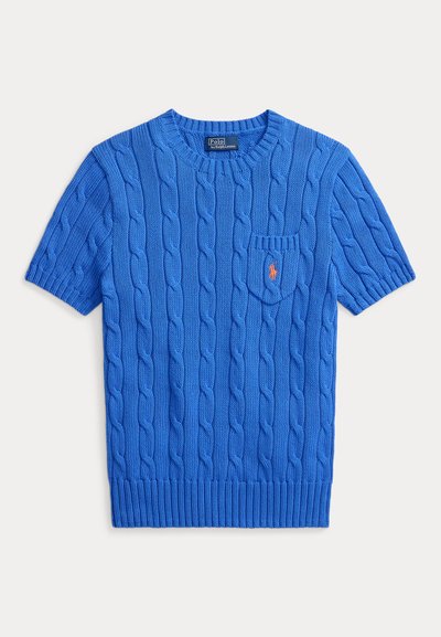 Μπλε κοντομάνικο πουλόβερ με πλέξη καλωδίου από βαμβάκι, με ριμπ λαιμόκοψη και μικρή τσέπη στο στήθος με κεντημένο λογότυπο.