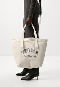 Tommy Jeans - HOT SUMMER TOTE - Shopping Bag - natural Thumbnail-Bild 1