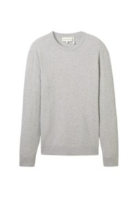 Jasnoszara sweter dziergany z prążkowaną teksturą, okrągłym dekoltem i długimi rękawami. Materiał wydaje się miękki i lekko elastyczny.