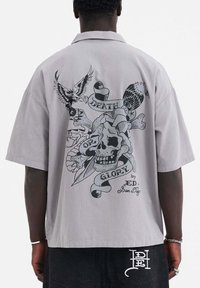 Ed Hardy - DEATH BEFORE GLORY MONO PRINTED CAMP - Shirt - grey Thumbnail Image 1