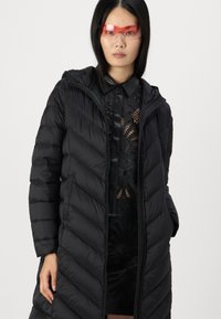 VILA VIMANYANA PUFFER - Viegla jaka - black