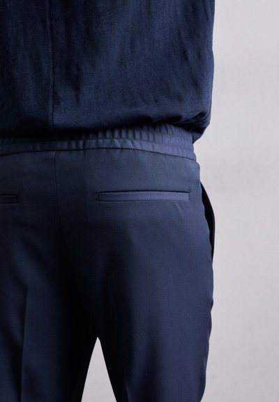 Filippa K TERRY CROPPED TROUSERS - Hlače - dusk blue