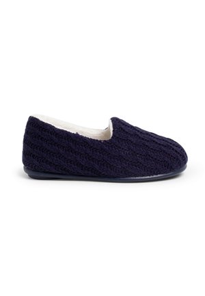 Chausson tricoté bleu marine avec un motif texturé, doublure intérieure douce et semelle flexible. Caractéristiques : orteil arrondi et design à col bas.