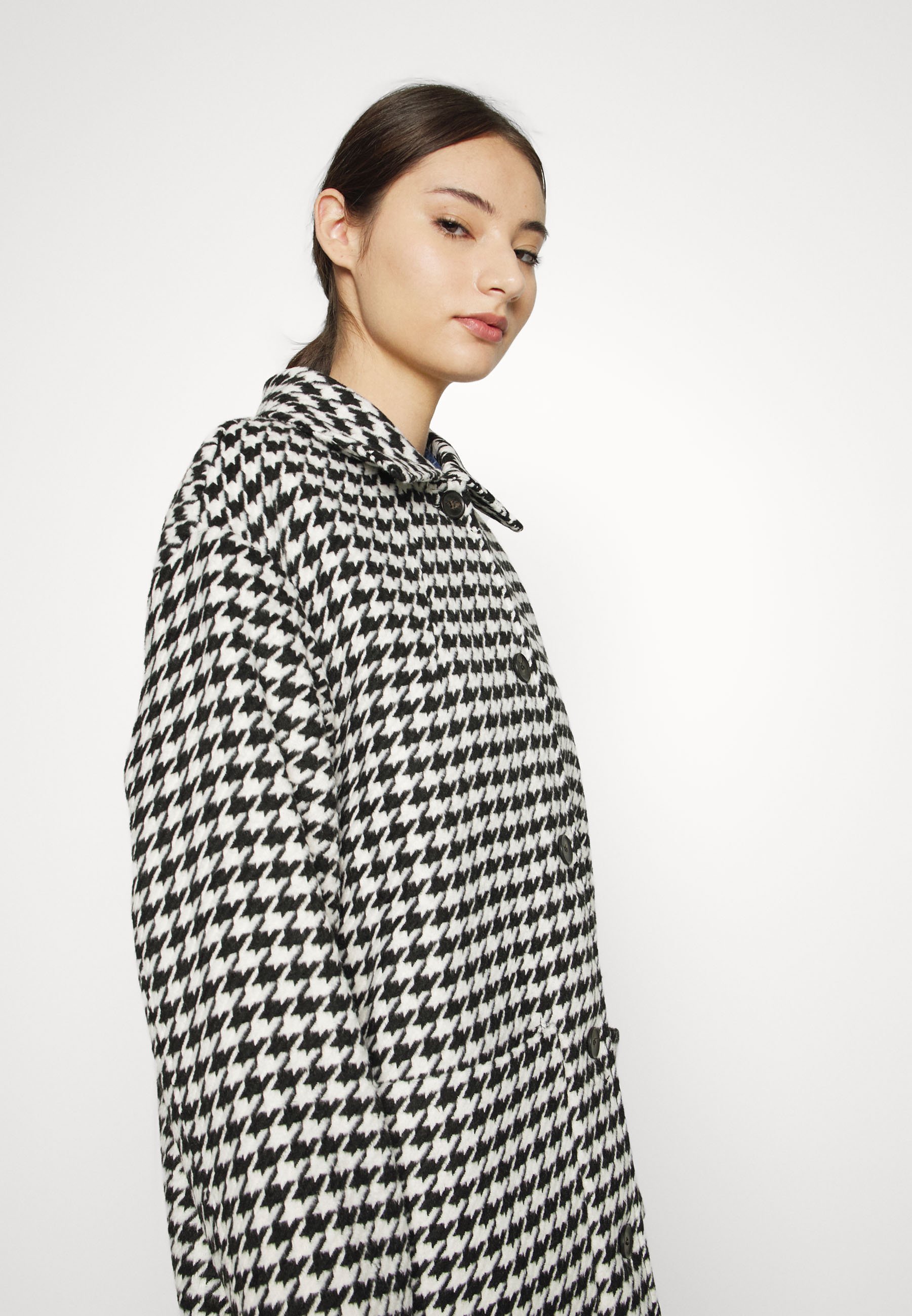 Monki Classic coat - black/white/black 