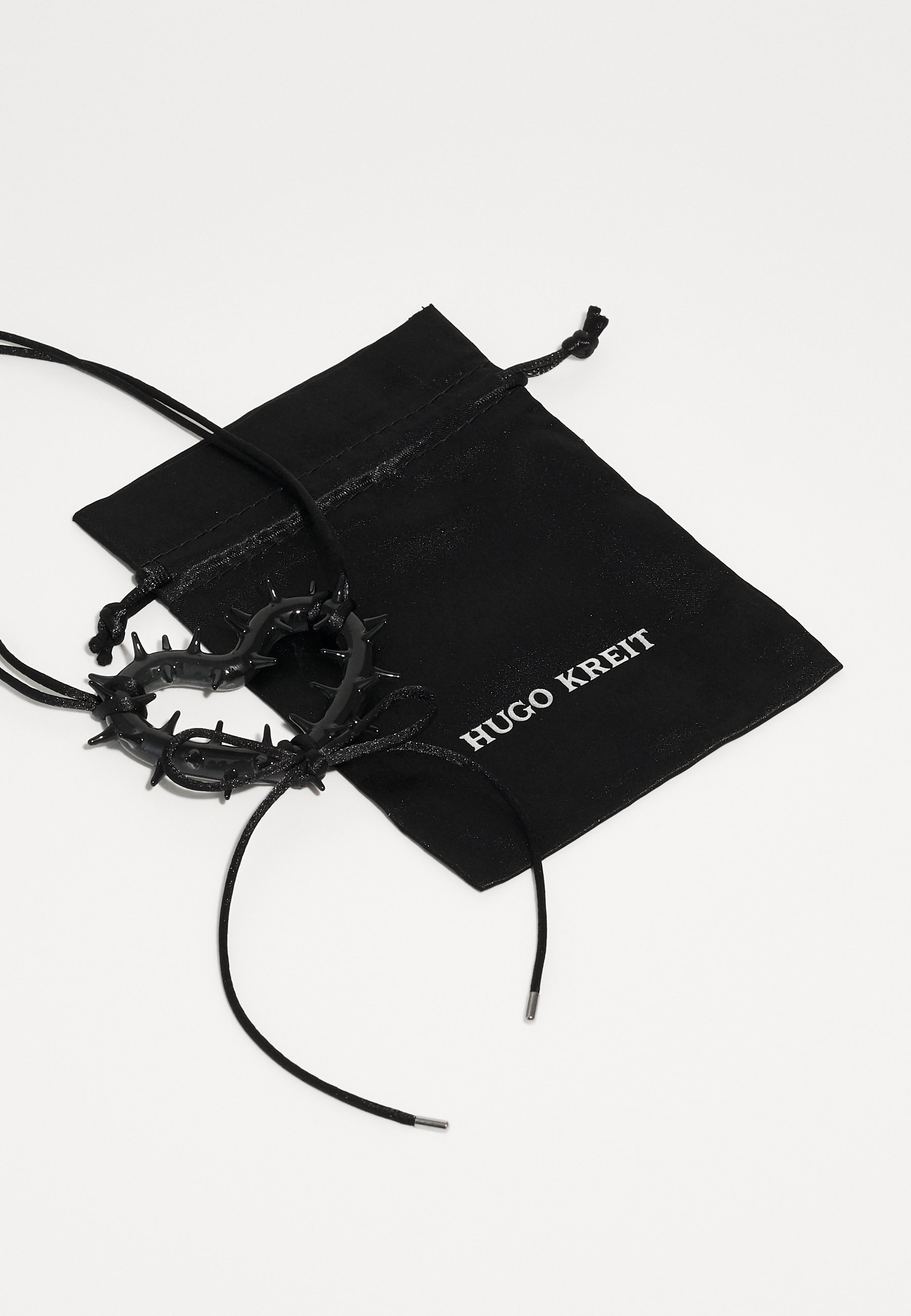 【関税込み】HUGO KREIT ブラック Spiky Heart ネックレス HUGO KREIT SPIKY HEART - Necklace - smoke/black - Zalando