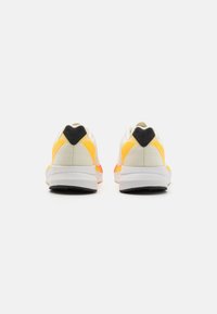 adidas Performance DURAMO SPEED - Scarpe da corsa su strada - ivory/core black/solar red