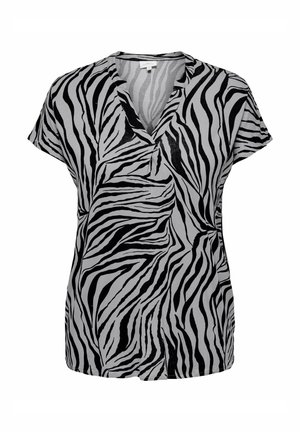 Korte mouw blouse in lichtgewicht stof, met een V-hals en een zwart-grijze zebra print over de hele stof. Vloeiende pasvorm met zijsplitten.