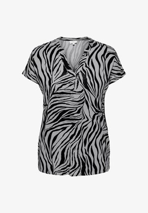 Korte mouw blouse in lichtgewicht stof, met een V-hals en een zwart-grijze zebra print over de hele stof. Vloeiende pasvorm met zijsplitten.