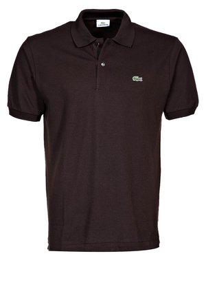 Polo noir à manches courtes Lacoste avec deux boutons et un petit logo crocodile vert sur la poitrine gauche.