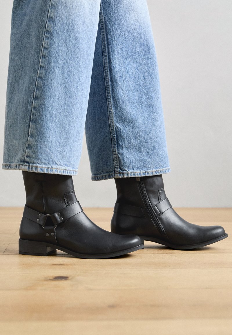 Bottines Chelsea Paul Green En Daim Vert – Taille US 8 – Occasion Bon état